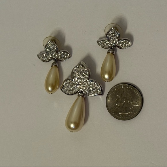 KENNETH JAY LANE KJL EARRINGS & ENHANCER SET SILVERTONE FAUX PEARL RHINESTONE - Picture 4 of 9